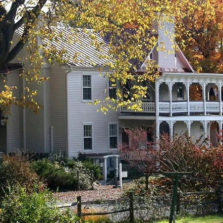 Hopkins Ordinary Bed, Breakfast And Ale Works Bed & Breakfast